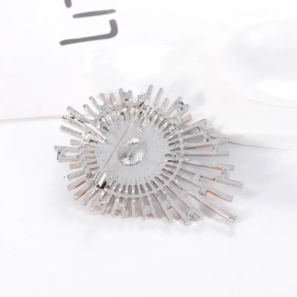 Peacock Burst Brooch - Picture 3 of 3